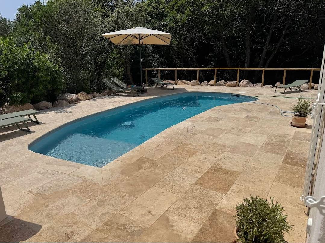 Terrasse et piscine maison Porto-Vecchio